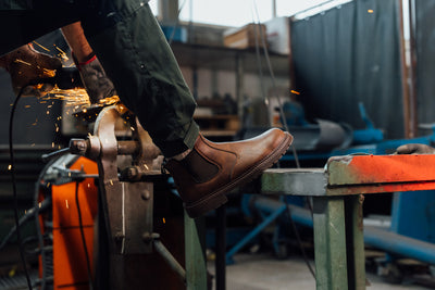 Waarom werkschoenen horeca sneakers de beste keuze zijn voor professionals in de horeca?